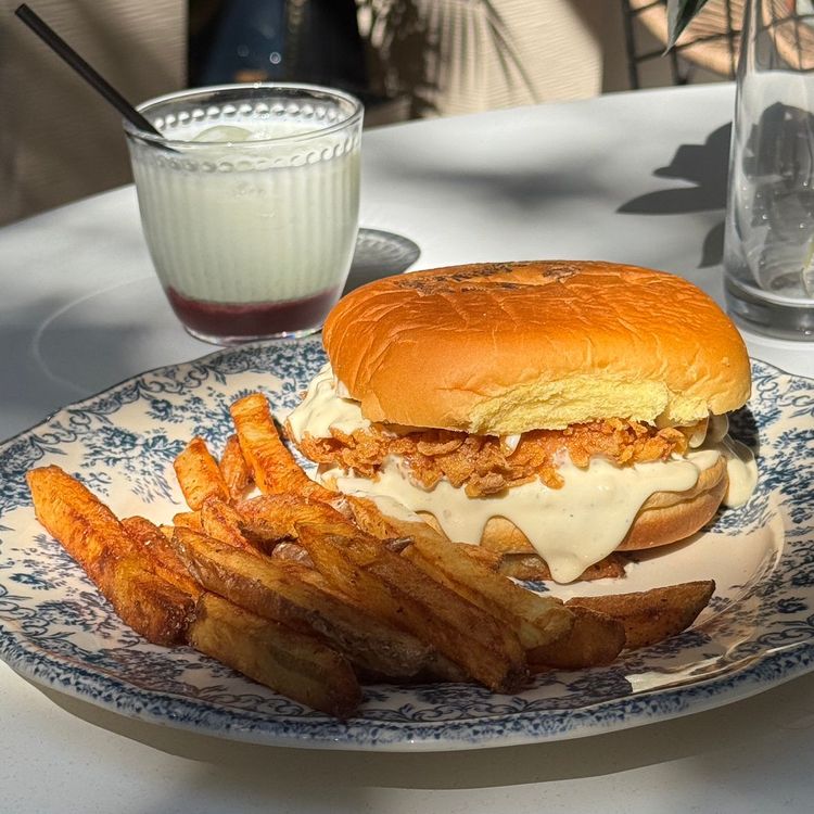 Quattro Queso Chicken Burger