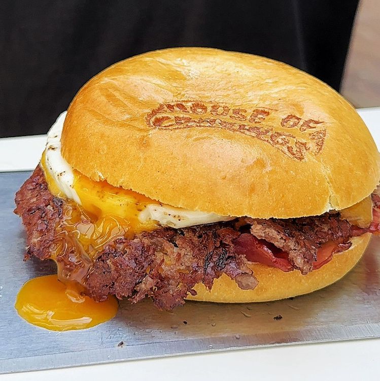 Sunny Side Up Burger 🍳