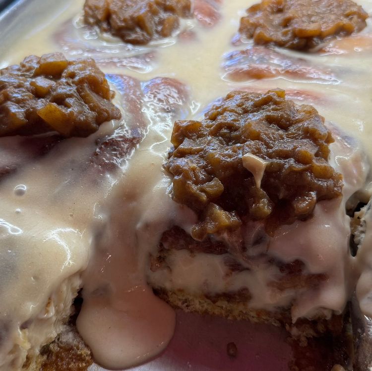 Apple Pie CinnaRoll 🥧